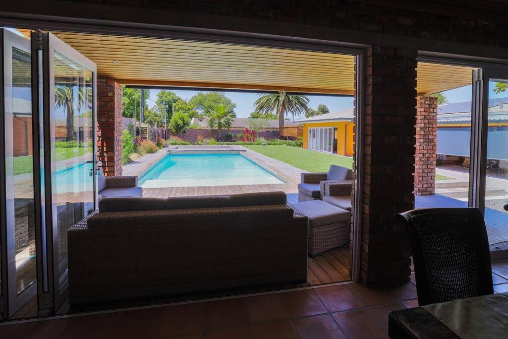 Garten Wohnung Mit Pool, 2 Schlafzimmer Ciudad del Cabo Exterior foto